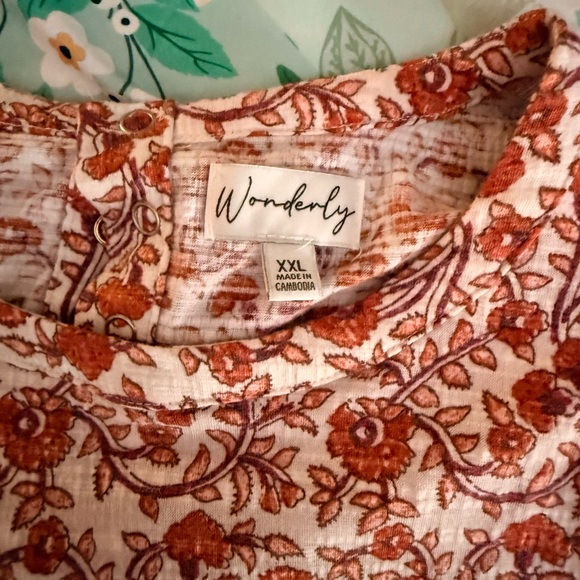 Wonderly Red and White Floral Blouse - Picture 2 of 5